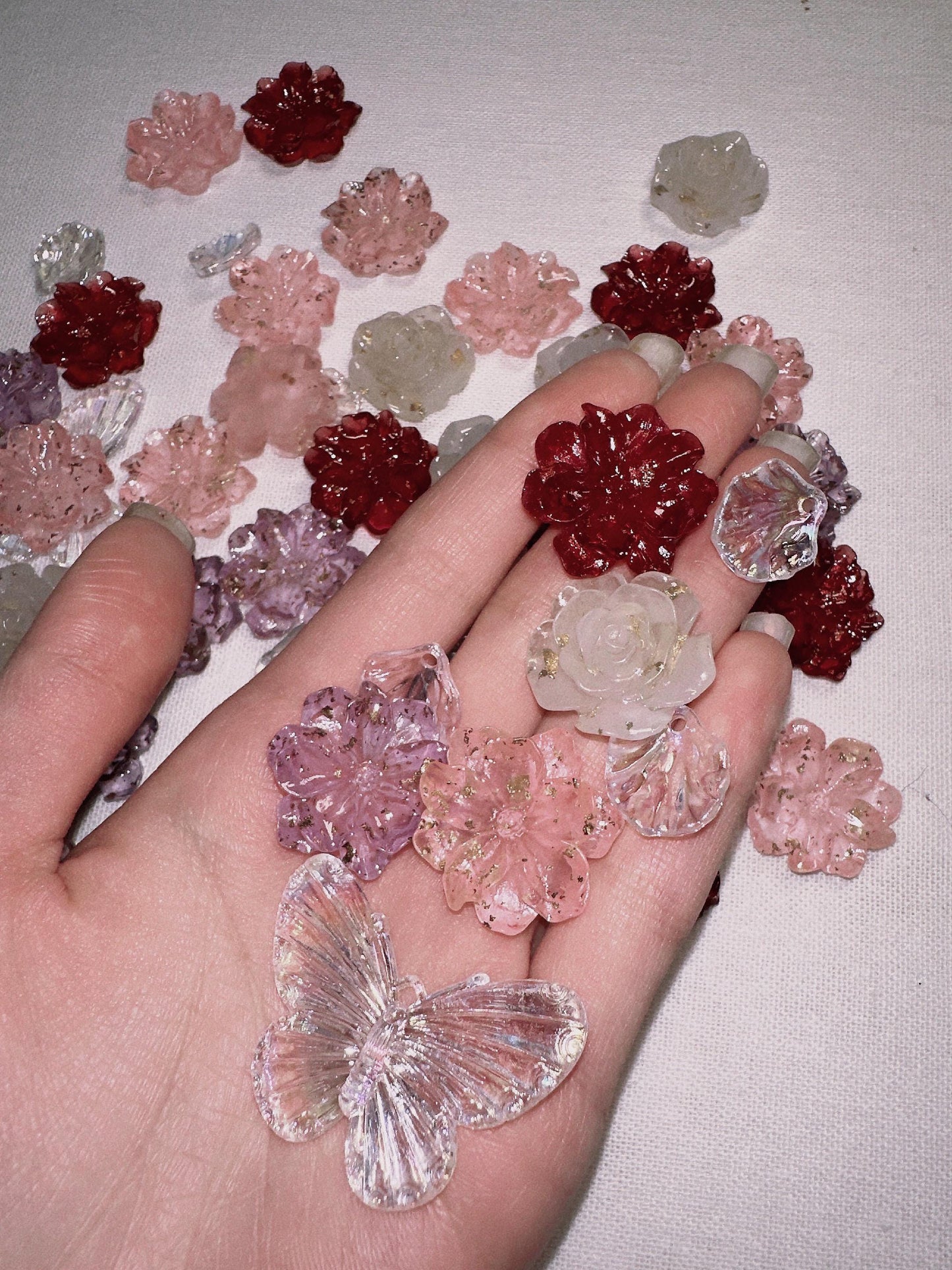 6pcs random mix Floral Theme DIY Baroque Rose Petal Butterfly charms Resin decoden cabochons Cream Glue Decoden Kits Flat-Back Craft Supply