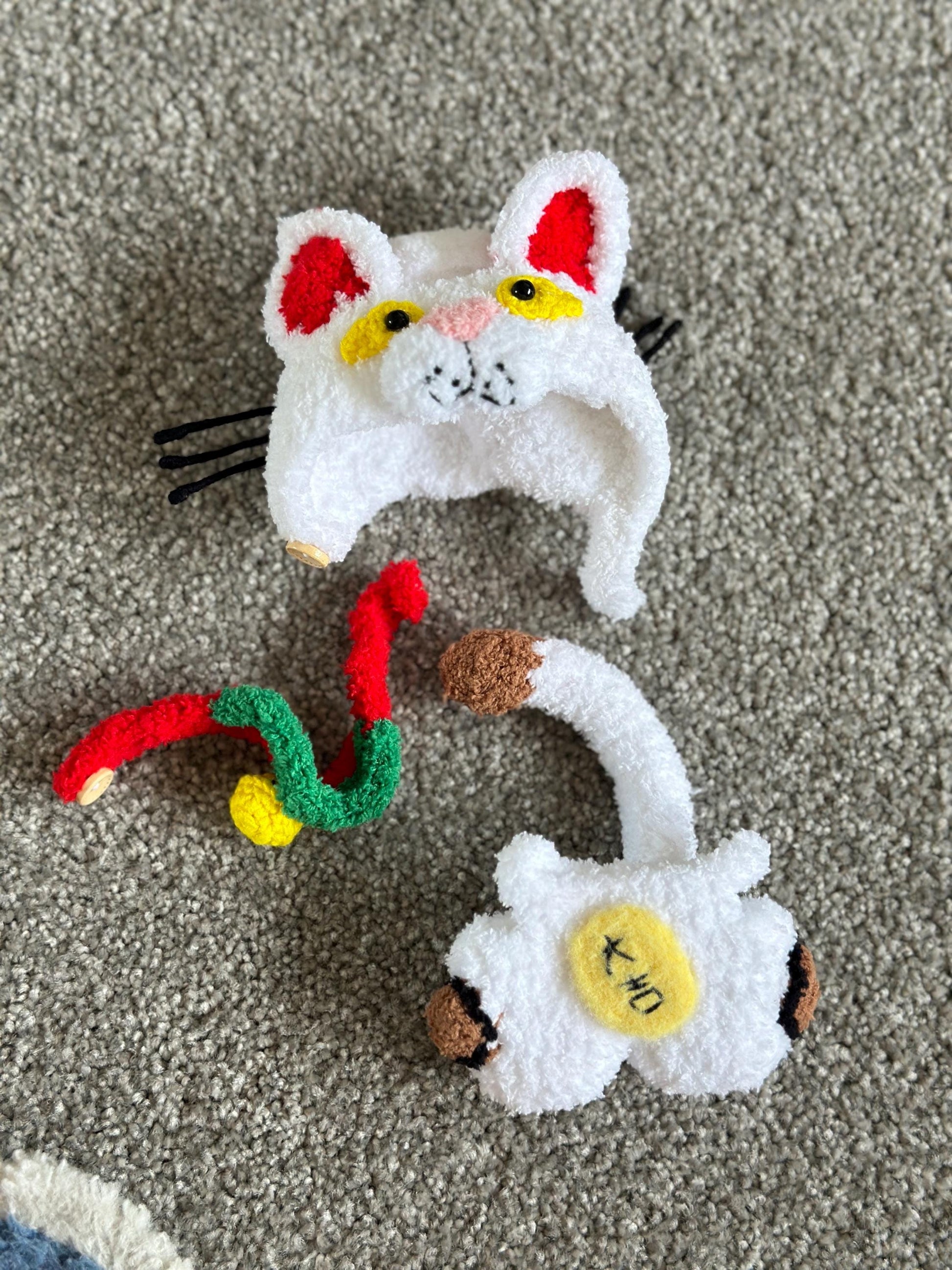 Handmade Maneki Neko Lucky Cat Crochet Labubu Clothes | Kawaii Good Fortune Charm for Labubu Lovers | Macaron & Have a Seat Compatible