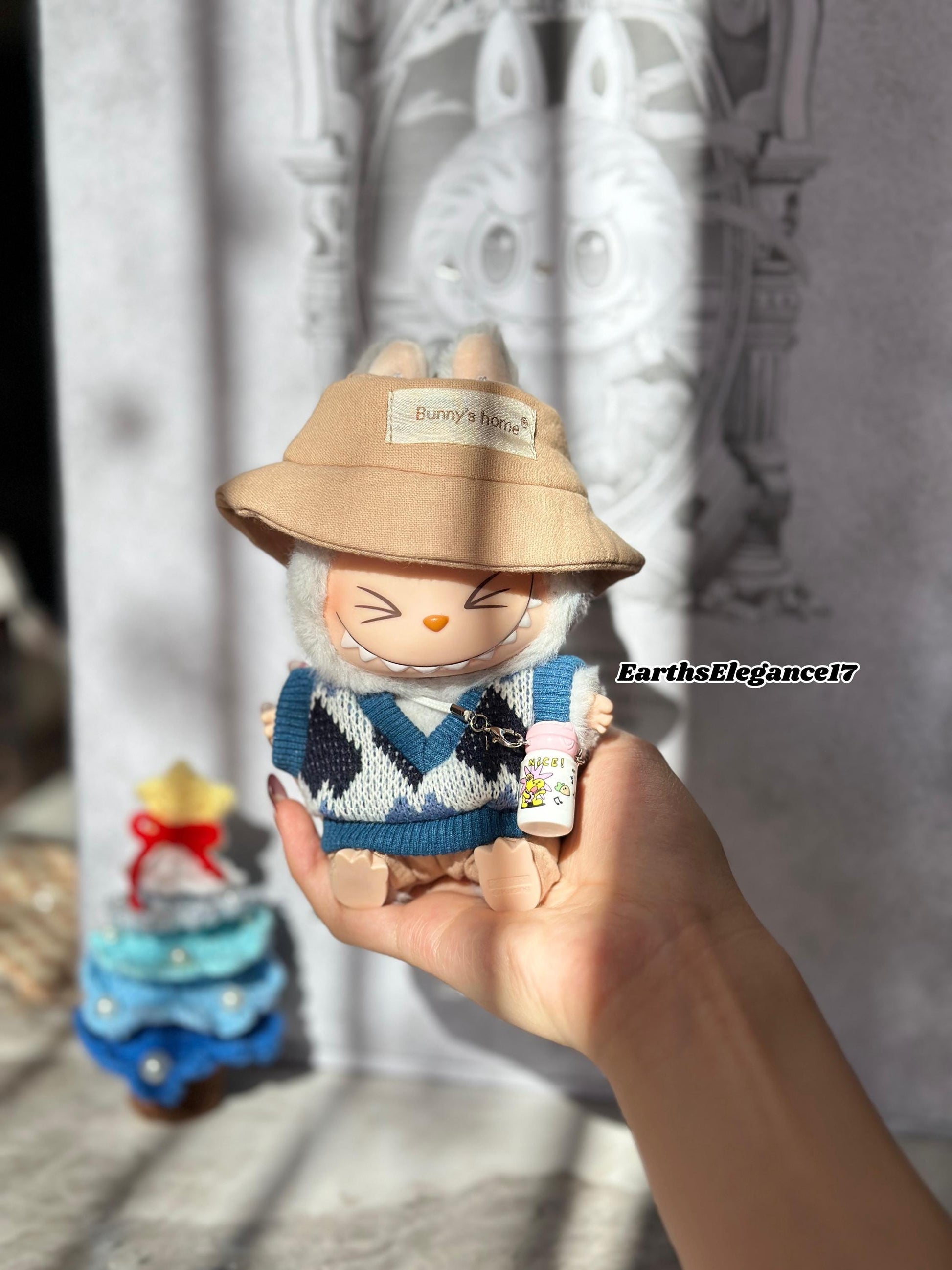 Handmade Knit Labubu Outfit Set – Blue Checked Sweater, Beige Bucket Hat & Pants | Fits Have a Seat Macaron Series Labubu Clothes