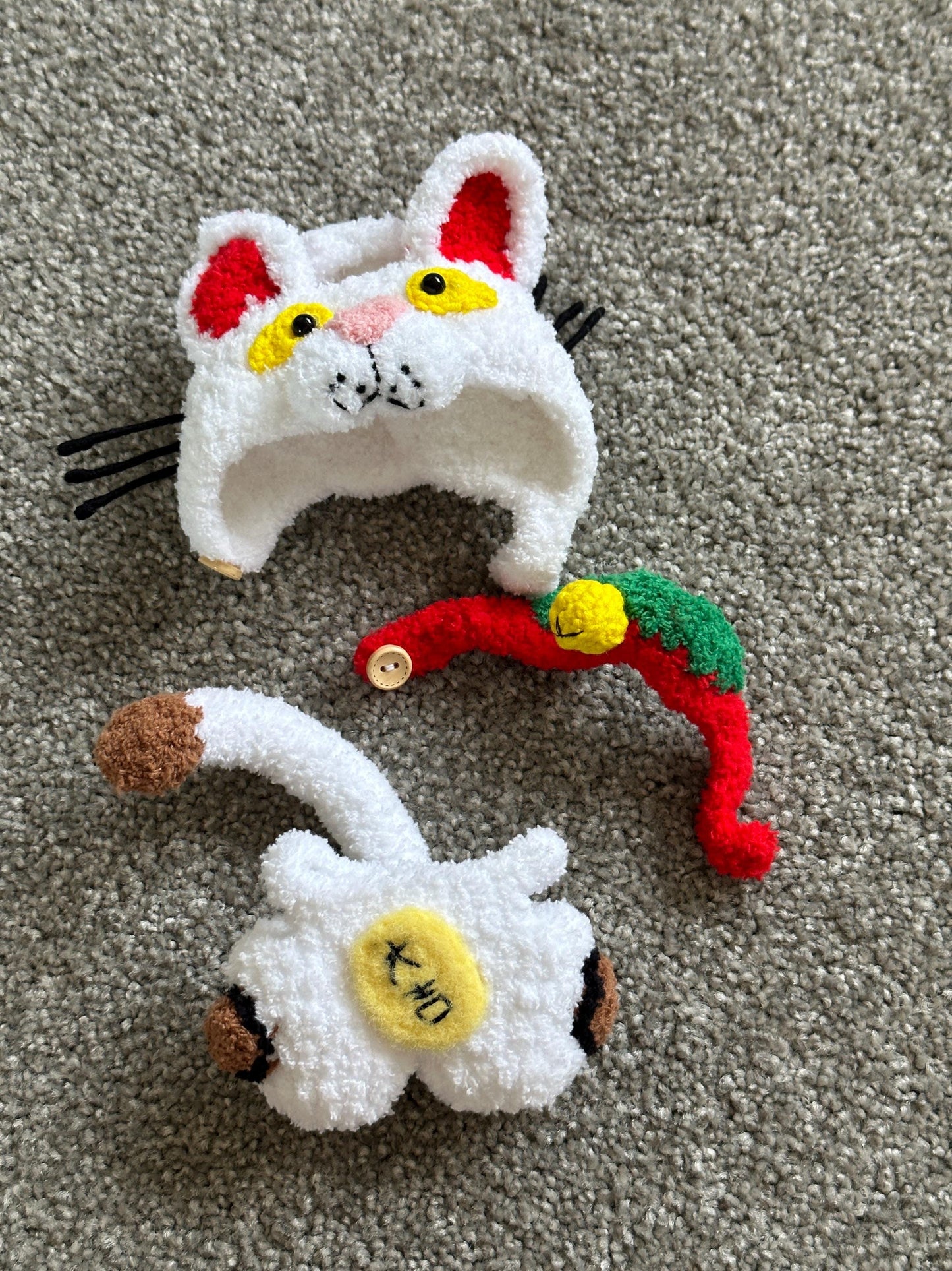 Handmade Maneki Neko Lucky Cat Crochet Labubu Clothes | Kawaii Good Fortune Charm for Labubu Lovers | Macaron & Have a Seat Compatible