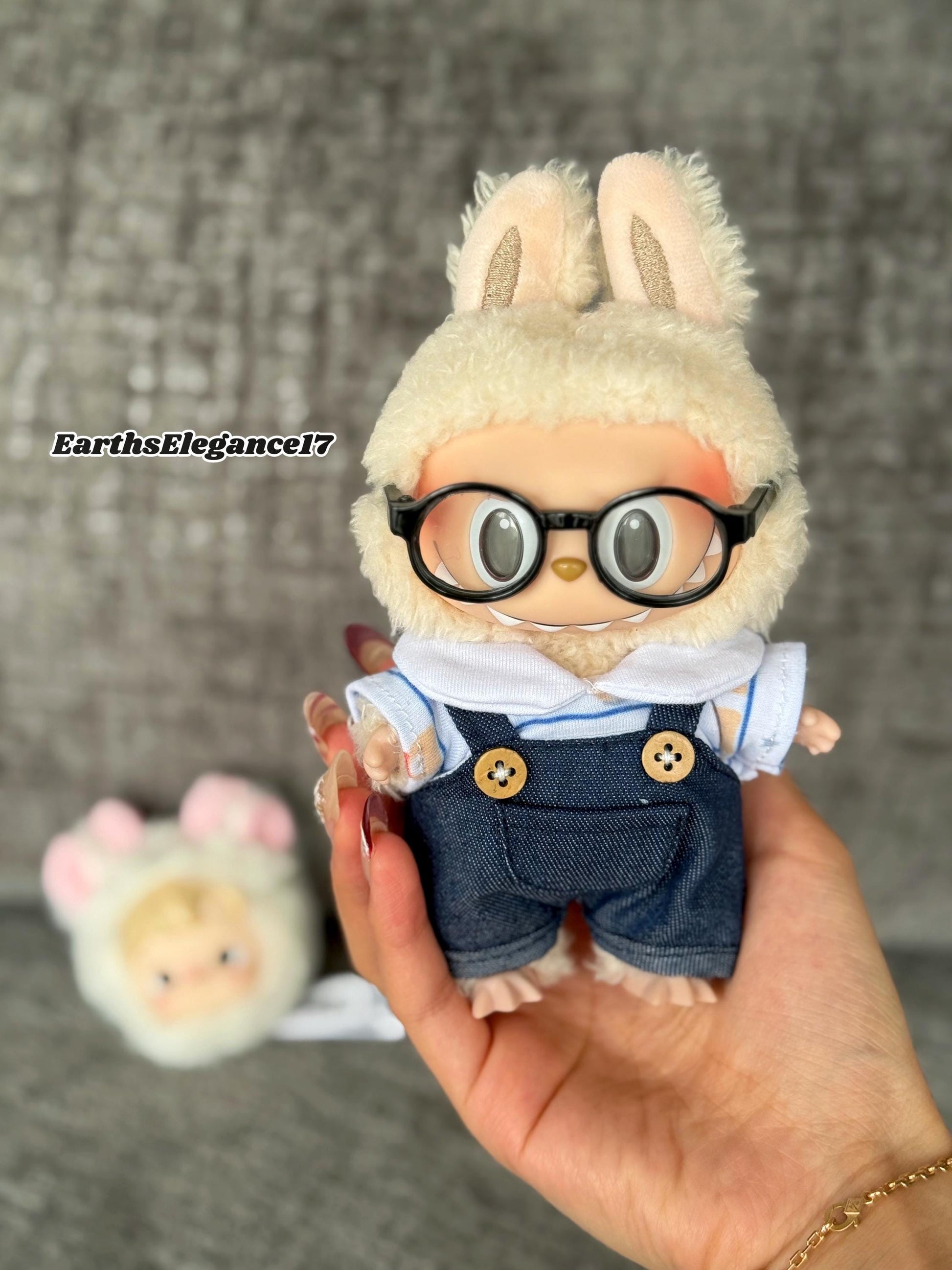 Handmade Kawaii Denim Overall Set for Labubu Dolls – Patterned Shirt, Labubu Glasses | Cute Doll Clothes Gift Labubu Keychain Outfits|