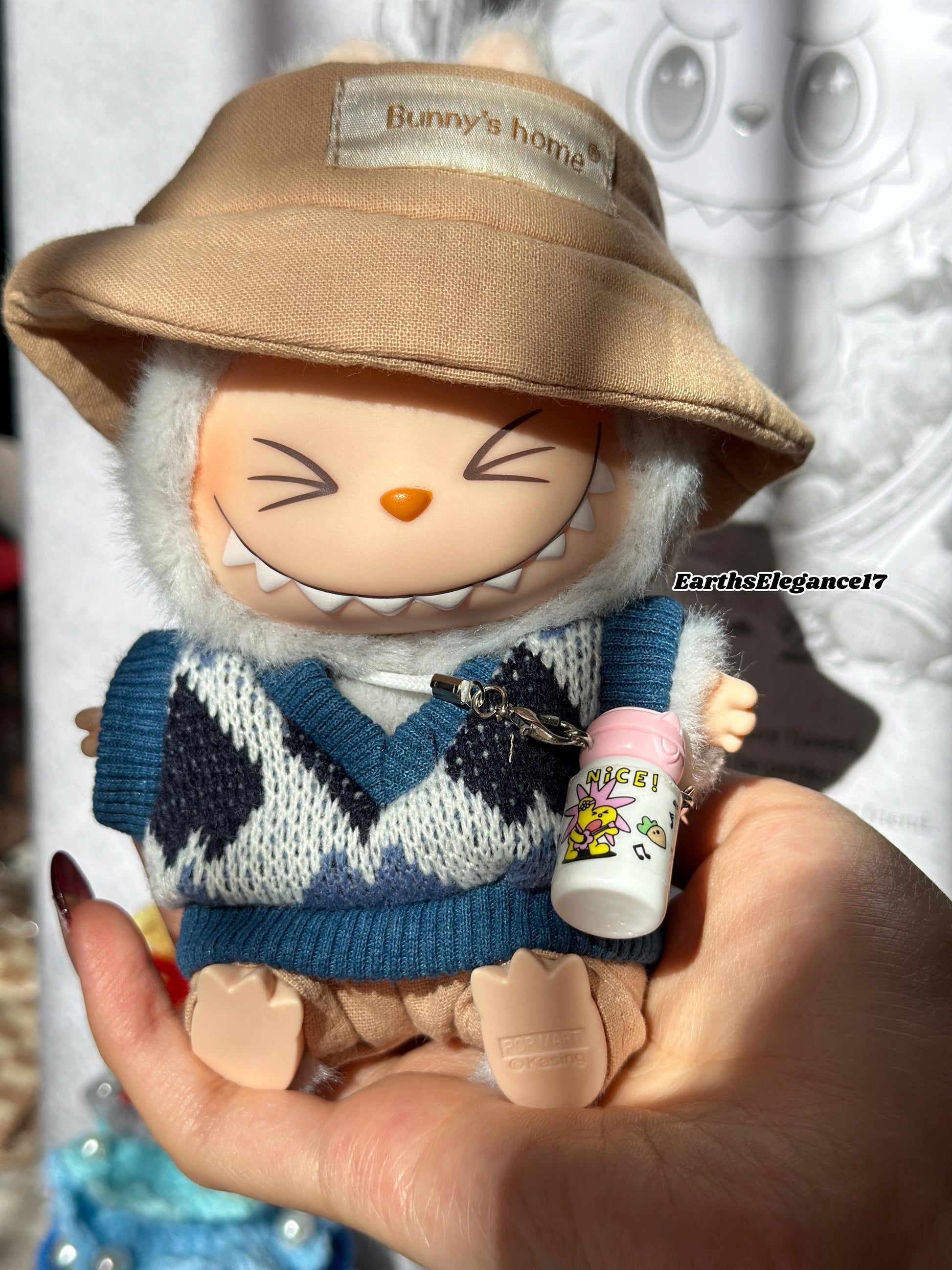 Handmade Knit Labubu Outfit Set – Blue Checked Sweater, Beige Bucket Hat & Pants | Fits Have a Seat Macaron Series Labubu Clothes