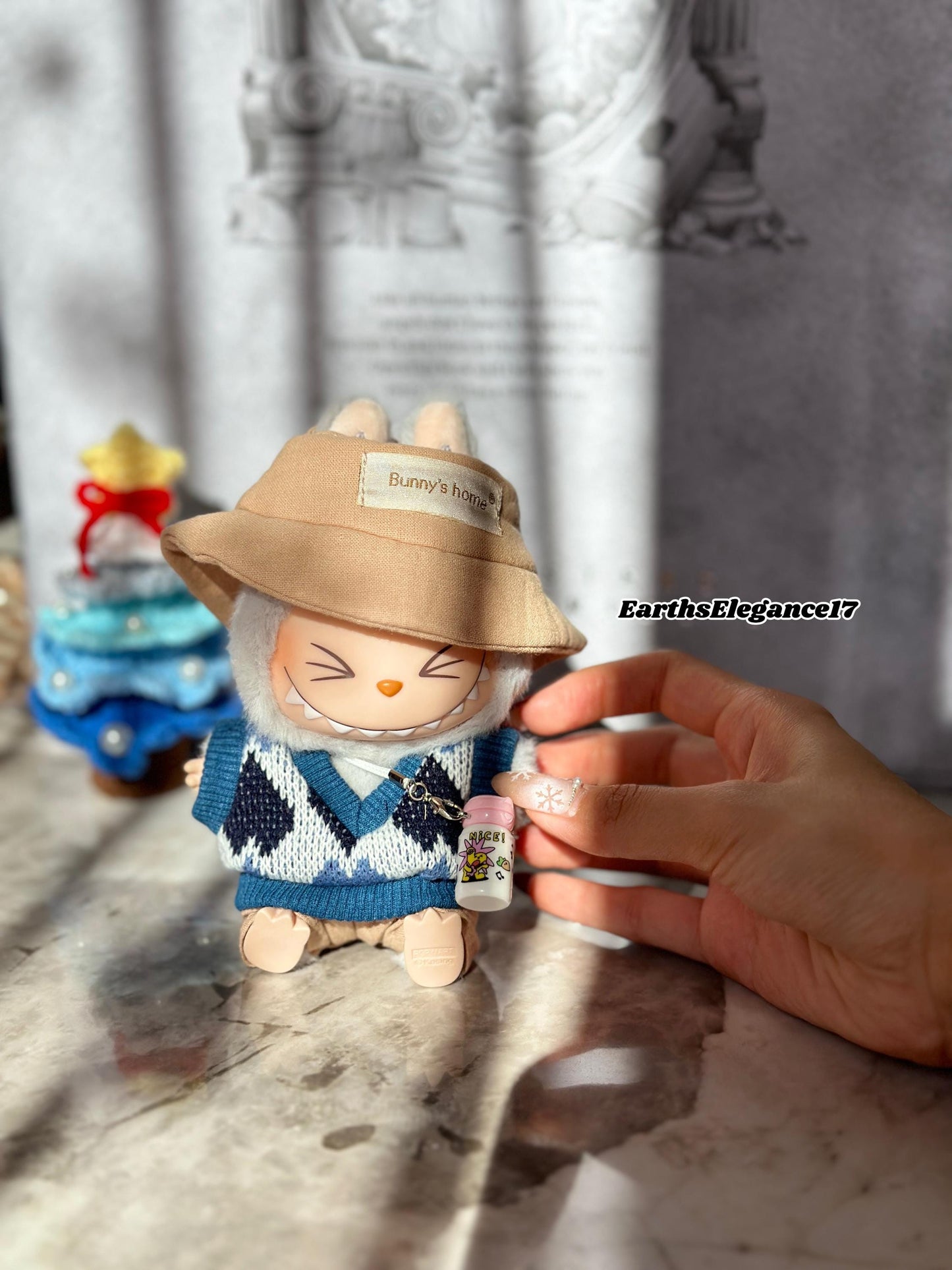 Handmade Knit Labubu Outfit Set – Blue Checked Sweater, Beige Bucket Hat & Pants | Fits Have a Seat Macaron Series Labubu Clothes