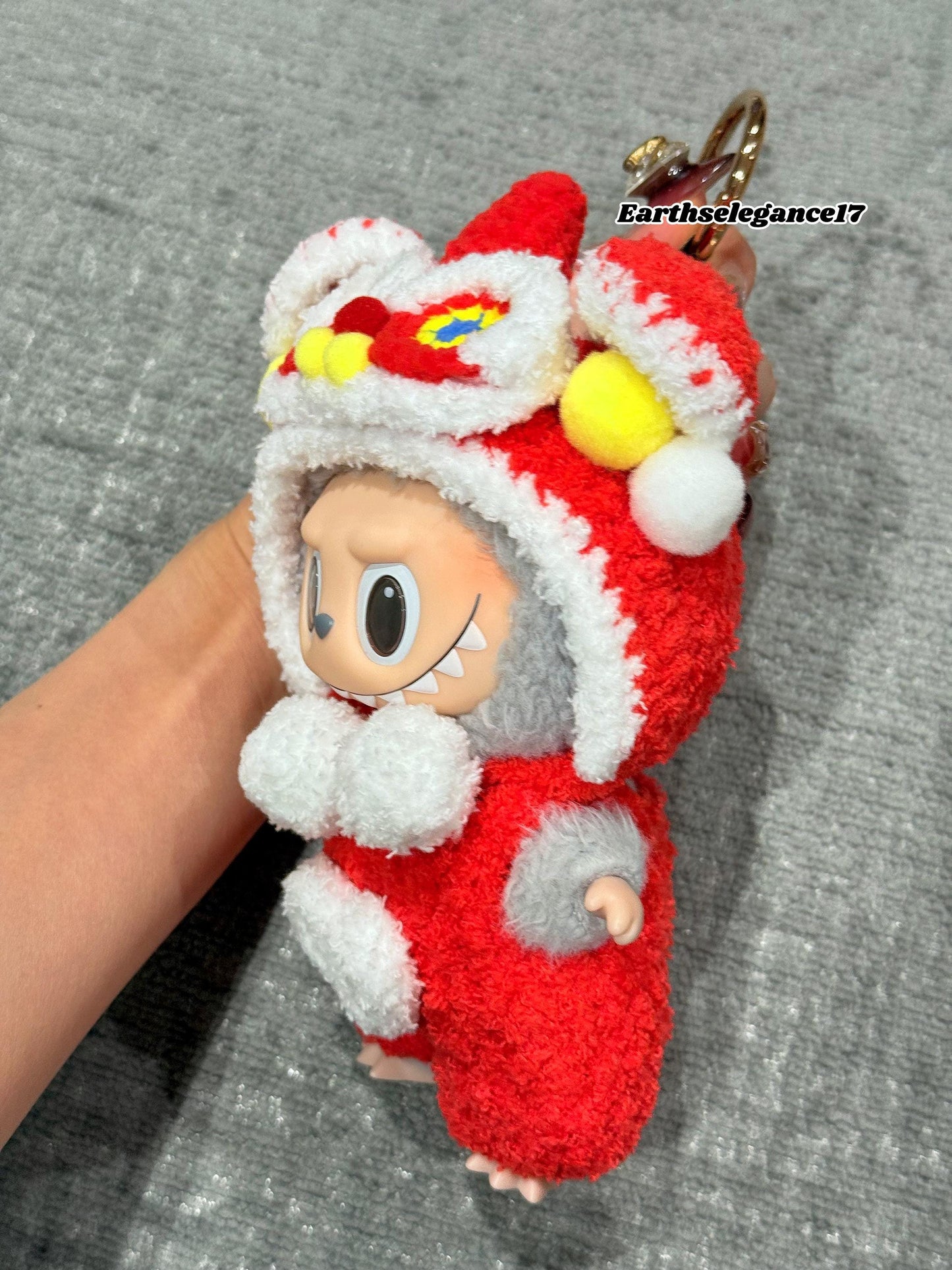 Handmade Chinese Lion Dance Outfit for Labubu Macaron, 17cm Doll Clothes, Crochet Costume, Lunar New Year, Doll Accessories, Gift Idea